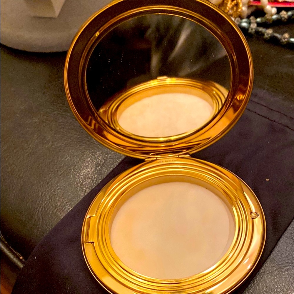 Vintage Gold Stratton Powder Setting Compact 
Collectible item - Picture 2 of 5